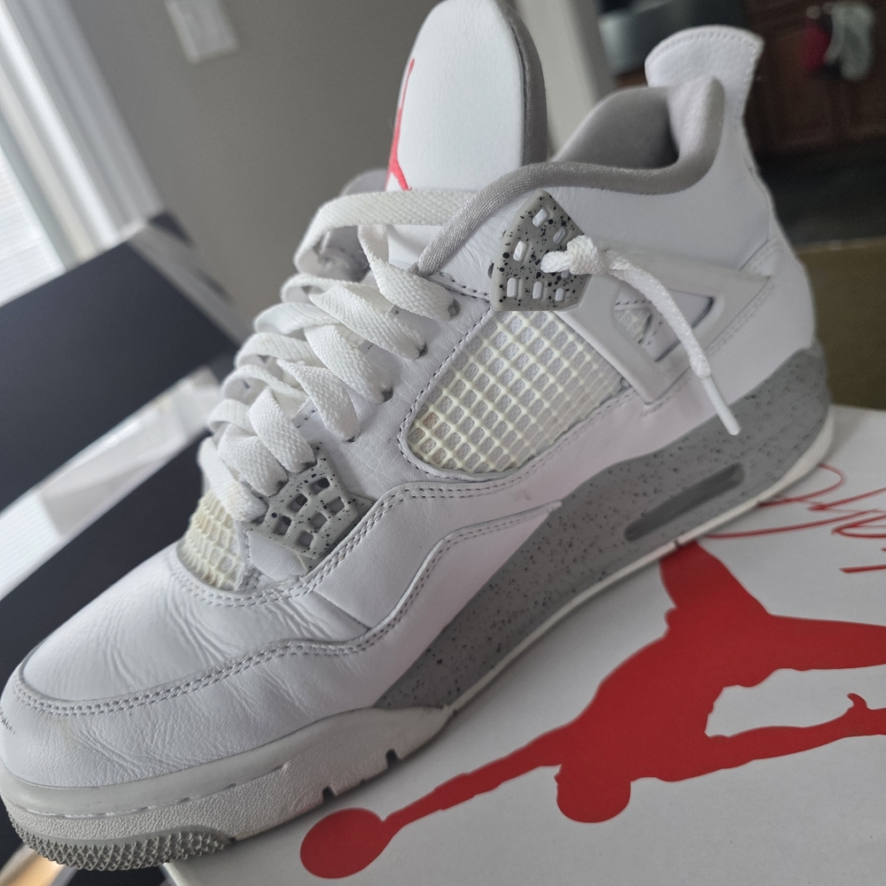 Jordan White Oreo 4s Mens Sneakers in White with Red Accents - Picture 4 of 8